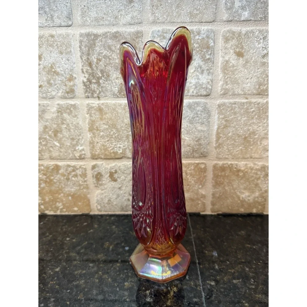Vintage Indiana Heirloom Series Amethyst‎ Carnival Glass Swung 10.25